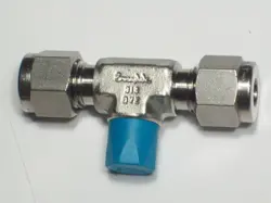 1- SWAGELOK STAINLESS STEEL BRANCH TEE, 1/4