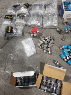 VALVES SWAGELOK