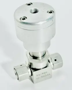 SWAGELOK NUPRO SS-4BK-1C-9AGAA BELLOWS SEALED VALVE NO ACTUATOR 1/4