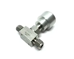 SWAGELOK SS-6BK-1O STAINLESS STEEL GASKETED BELLOWS VALVE
