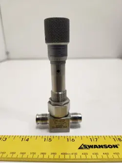 SWAGELOK SS-4BMRW-VCR MANUALLY ACTUATED METERING BELLOWS SEALED VALVE