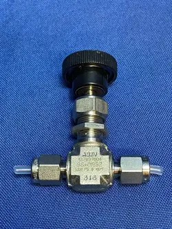 USED SWAGELOK SS-ORS2 (SS-0RS2) INTEGRAL BONNET NEEDLE VALVE 1/8