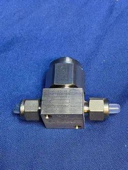 USED SWAGELOK SS-4TF-2