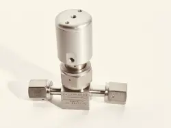 SWAGELOK NUPRO BELLOWS SEALED VALVE SS-BNV51-C 1/4 F-VCR IN-OUT NORMALLY CLOSED