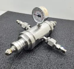 TESCOM PM000249A PRESSURE REGULATOR SWAGELOK PRESSURE GAUGE PGU-50-PC100-L-4FSM