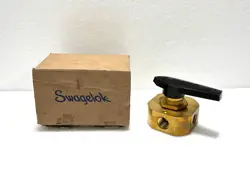 SWAGELOK B-45YF8 40 SERIES 4-WAY BALL VALVE 1500 PSIG