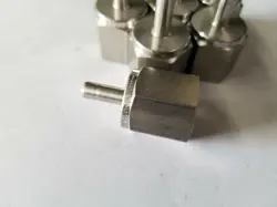 STAINLESS STEEL FEMALE