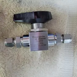 NEW - SWAGELOK 1/4 SS BALL VALVE - SS-83TS4