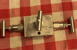 SWAGELOK SS-V3NBF8 VALVE 6000 PSIG INSTRUMENT MANIFOLD