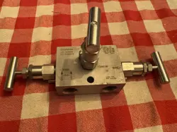 SWAGELOK SS-V3NBF8