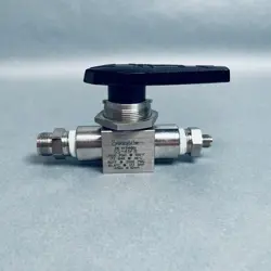 SWAGELOK BALL VALVE STAINLESS STEEL 1/2 IN. FEMALE NPT CONNECTIONS