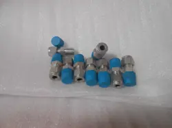 9PCS. SWAGELOK CARBON STEEL 1/4 OD COMPRESSION X 1/4 MALE PIPE THREAD
