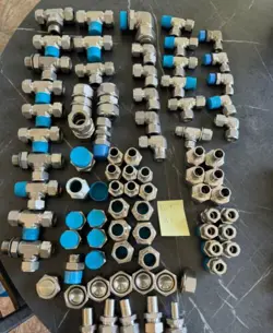 SWAGELOK FITTINGS HUGE LOT , MANY SIZES FITTINGS, MANY CONFIGURATIONS LOT OF 81