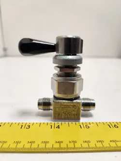 SWAGELOK SS-DLVCR4 STAINLESS HIGH PURITY PRESSURE VALVE 