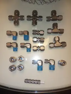 LOT OF 24 NEW SWAGELOKS
