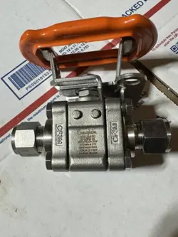 NEW SWAGELOK SS-S63PS8-JLK  1/2 STEAM BALL VALVE SS-S63PS8-JLK