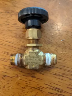 SWAGELOK B-1RM4-AG-NL BRASS INTEGRAL BONNET NEEDLE VALVE  1/4 MNPT