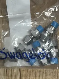 6 - SWAGELOK STAINLESS CONNECTOR, 1/4