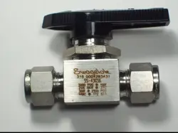 LOT OF 5 - SWAGELOK SS 40G SERIES BALL VALVE, 3/8