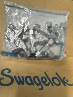 SWAGELOK SS-400-3 SS STAINLESS STEEL UNION TEE  1/4