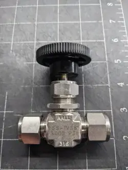 SWAGELOK NEEDLE VALVE