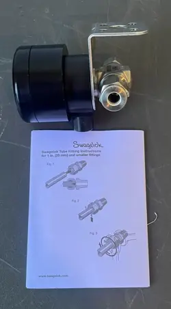SWAGELOK SS-92S4-C STAINLESS STEEL TOGGLE VALVE FNSP