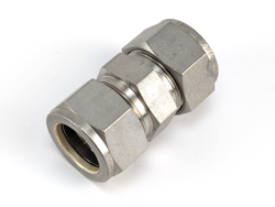 6 -  SWAGELOK STAINLESS STEEL UNION FITTING,  3/4