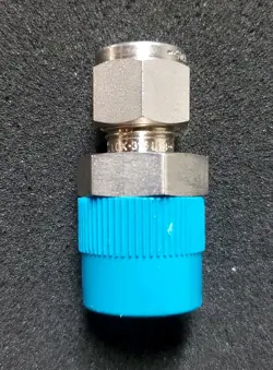 SWAGELOK SS-600-1-8 STAINLESS STEEL FITTING 3/8