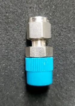 SWAGELOK SS-300-1-4 STAINLESS STEEL FITTING 3/16