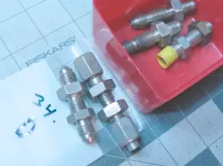 5 MISC. (316 SS SWAGELOK) FLARE/TUBE FITTINGS  1/4