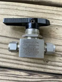 SWAGELOK SS-44S6, STAINLESS STEEL BALL VALVE, 3/8