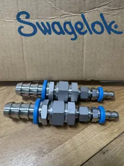 2 SWAGELOK STAINLESS STEEL FITTINGS 316