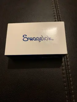 SWAGELOK B-1610-3 LOT OF 15