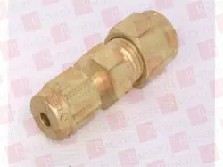 SWAGELOK B-400-6-2 / B40062 (NEW NO BOX)