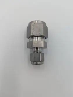 STAINLESS STEEL SWAGELOK TUBE FITTING, REDUCING UNION, 1/2 IN. X 1/4 IN. TUBE OD