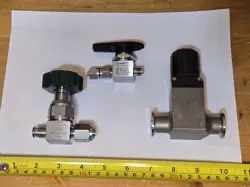 3 STAINLEES STEEL VALVES NUPRO SS-DSVCR4 SWAGELOK SS-4354 LEYBOLD VAKUUM VACUUM