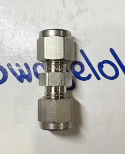 (19) SWAGELOK STAINLESS STEEL  UNION' FITTING, 1/4