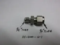 SWAGELOK REDUCER  IN DIA TUBE TO 1/16 IN DIA TUBE COMPRESSION SS-400-6-1 NEW