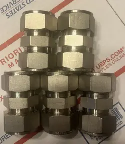 LOT OF 5 BRAND NEW SWAGELOK 1