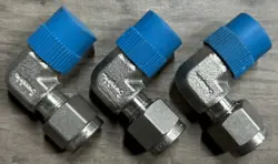 LOT OF 3 SWAGELOK SS 316 PIPE FITTINGS NEW STOCK 1/4