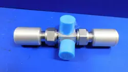 SWAGELOK 6L-M1D-222P-11 HIGH PURITY 2- BELLOWS AIR VAVLE 3-PORT MANIFOLD 1/4