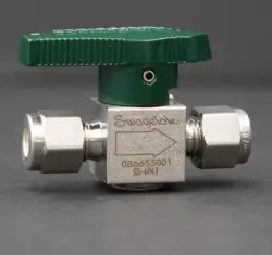 LOT OF 6 SWAGELOK  SS-4P4T PLUG VALVE 1/4