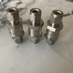 LOT OF 3 SWAGELOK SS-CHS6-1/3 STAINLESS STEEL POPPET 6000 PSIG CHECK VALVE FNSP