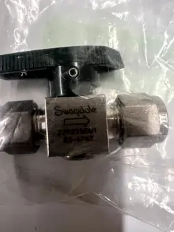 NEW SWAGELOK SS-6P4T