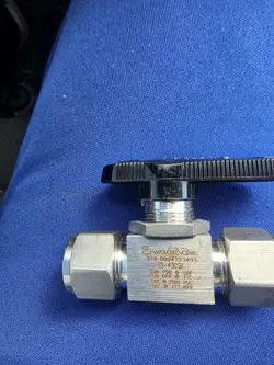 SWAGELOK SS-43GS8 1/2 IN BALL VALVE MECHANICAL LEVER TUBE FITTING, 