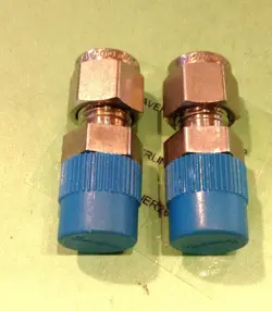 SWAGELOK 1/4” TUBE X 1/4” NPT MALE SS-400-1-4 LOT OF 2 STAINLESS STEEL NEW.
