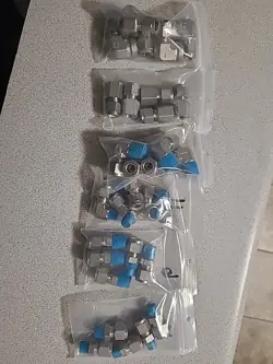 SWAGELOK  LOT. 30PCS  TOTAL 