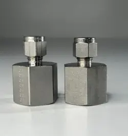 TWO (2) COMPRESSION FITTINGS 1/4