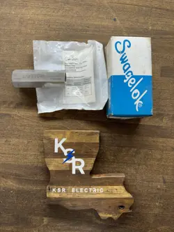 *NEW* SWAGELOK SS-AVT8-F8-M2 AUTOMATIC VARIABLE ORIFICE STEAM TRAP