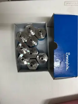 9 PCS SWAGELOK MALE CONNECTOR 1/4 IN. TUBE OD X 1 IN. MALE NPT (SS-400-1-16)